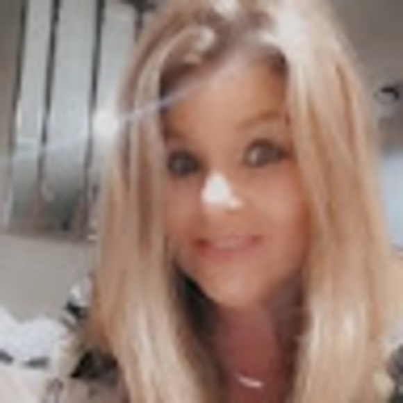 Meet your Posher, Jennifer brewer thomas hernandez - Picture 1 of 1